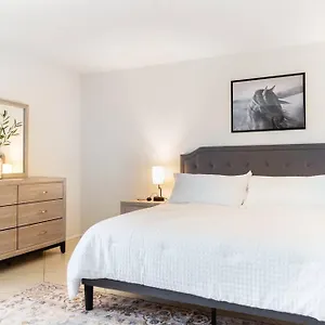 https://sunnyside-of-life-retreat-serene-5-br-with-pool.hotelsofphoenix.com