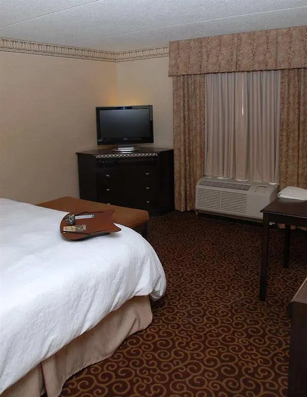 Hampton Inn & Suites Staten Island New York 3*,