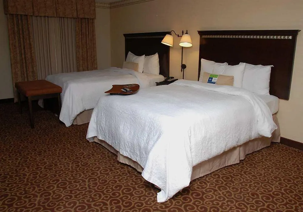 Hampton Inn & Suites Staten Island New York