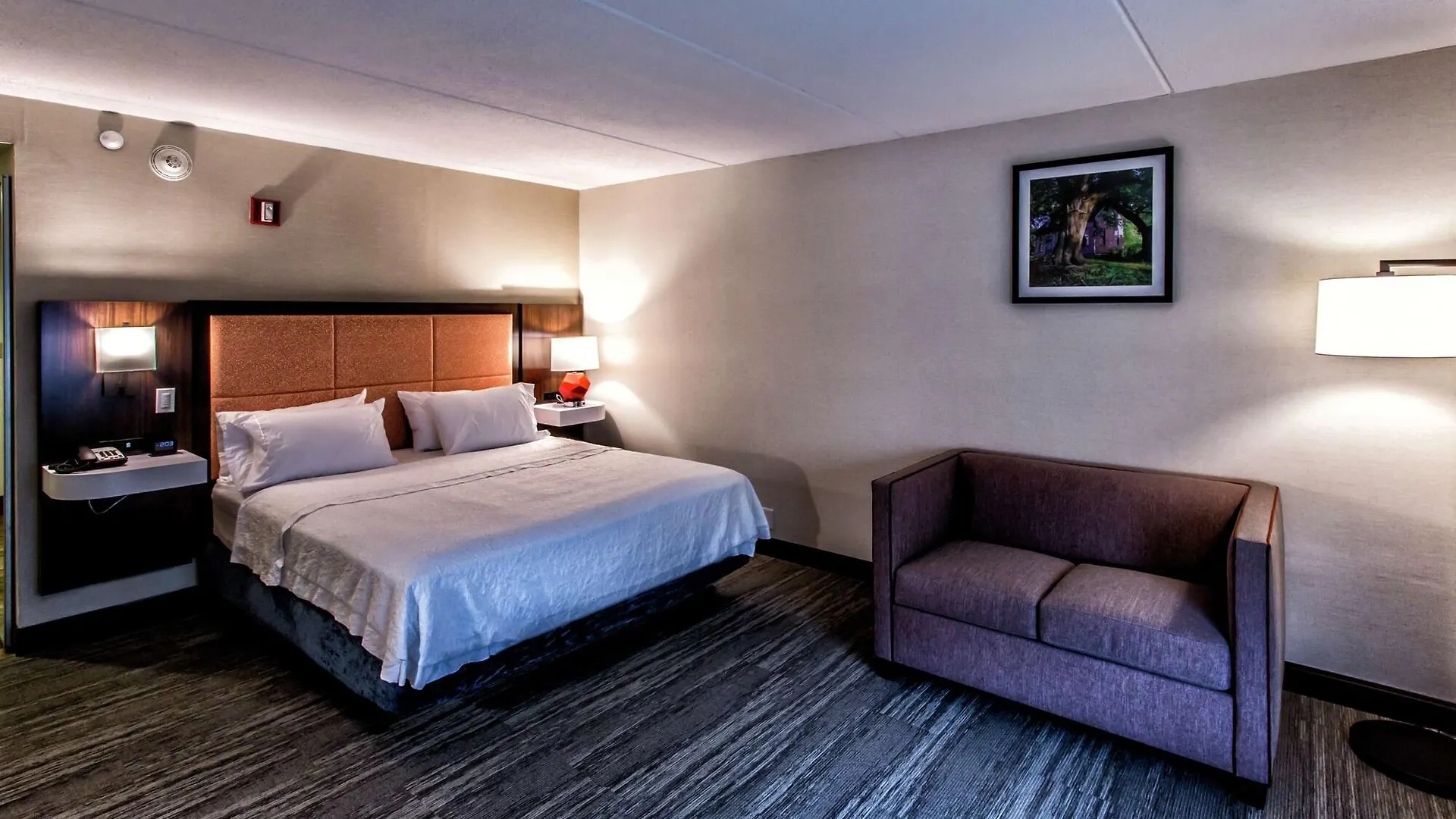 Hampton Inn & Suites Staten Island New York Hotel