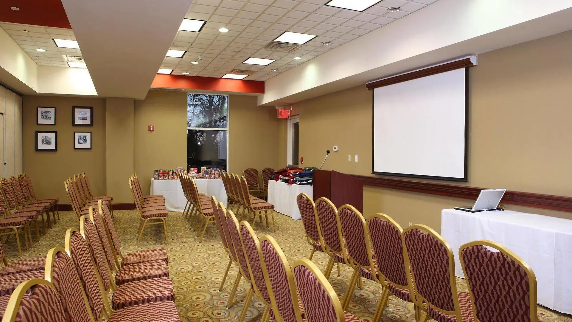 Hampton Inn & Suites Staten Island New York United States
