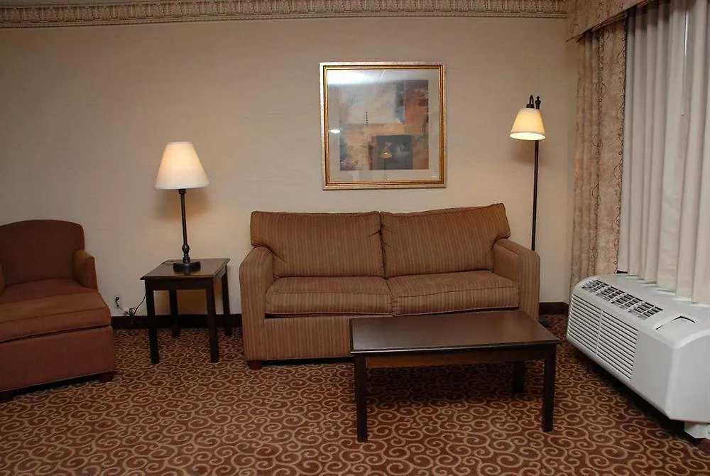 Hampton Inn & Suites Staten Island New York Hotel