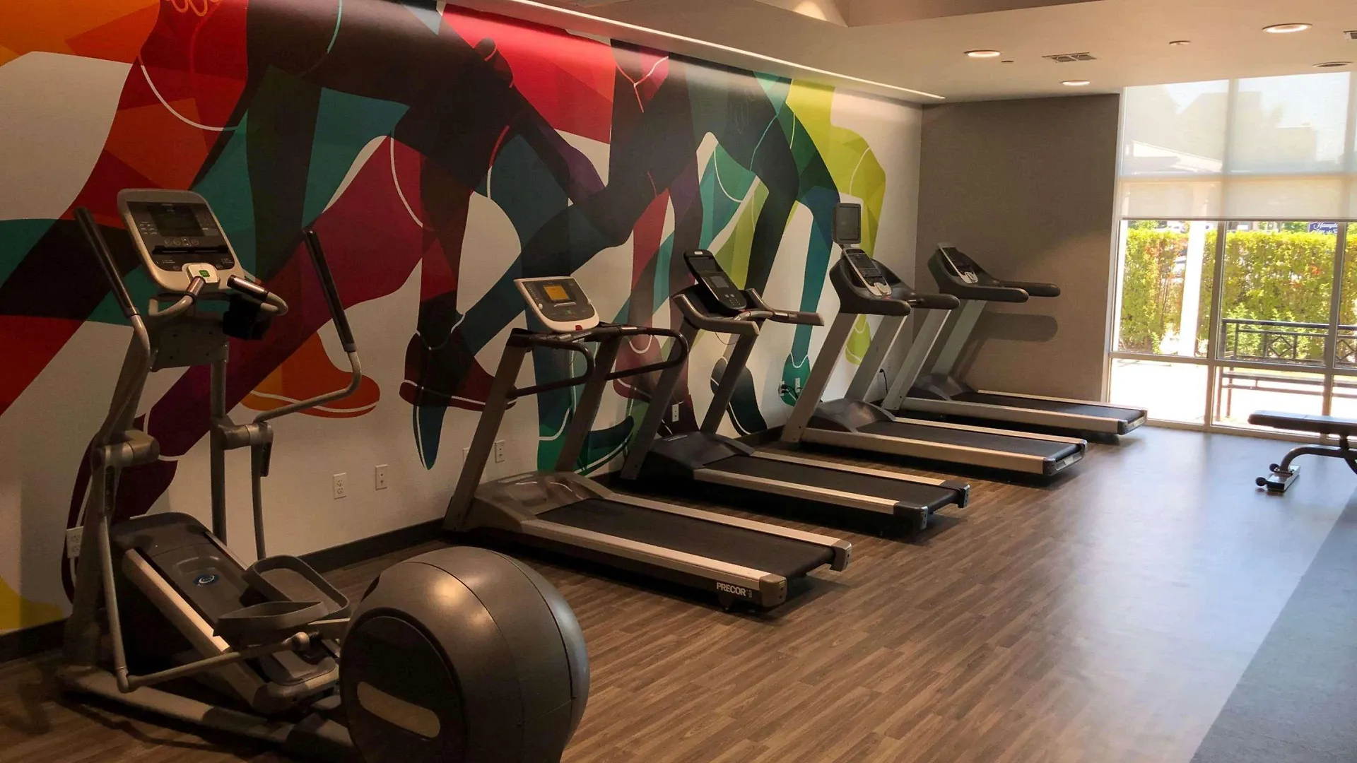 Hampton Inn & Suites Staten Island New York Hotel