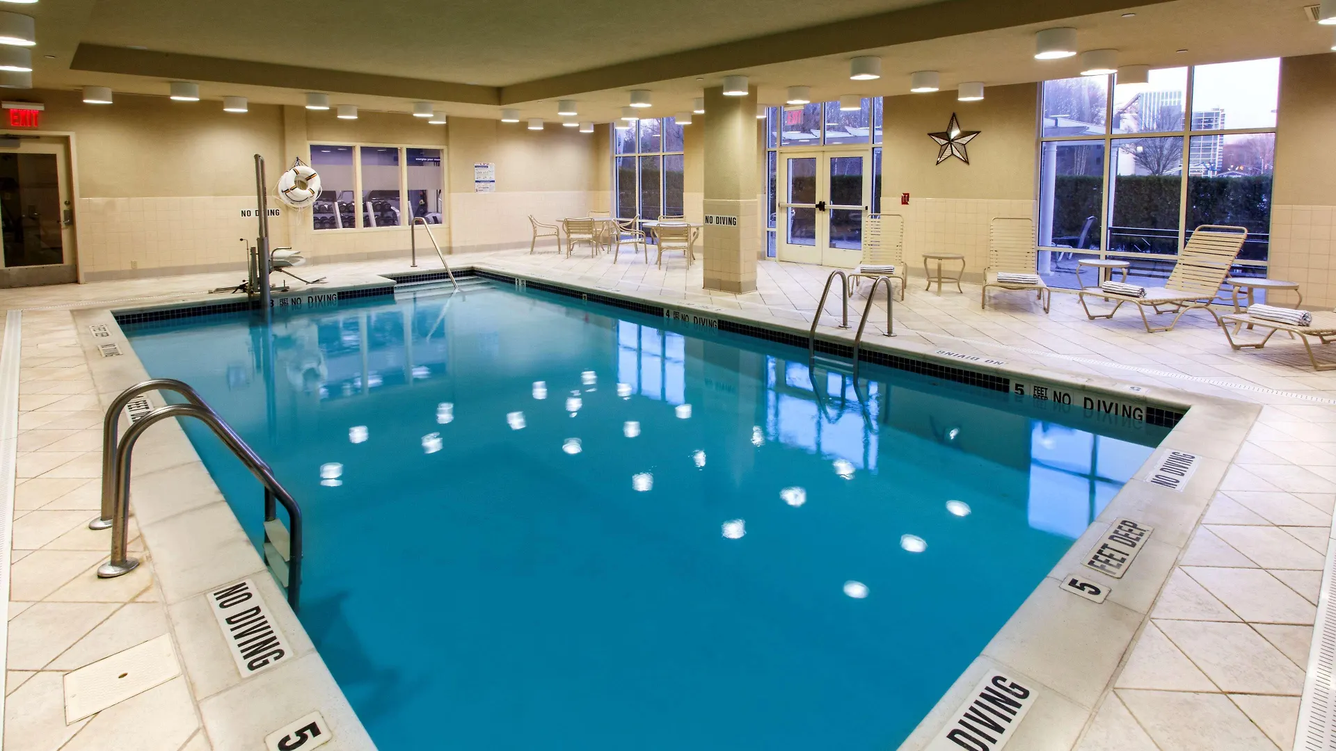 Hampton Inn & Suites Staten Island New York Hotel