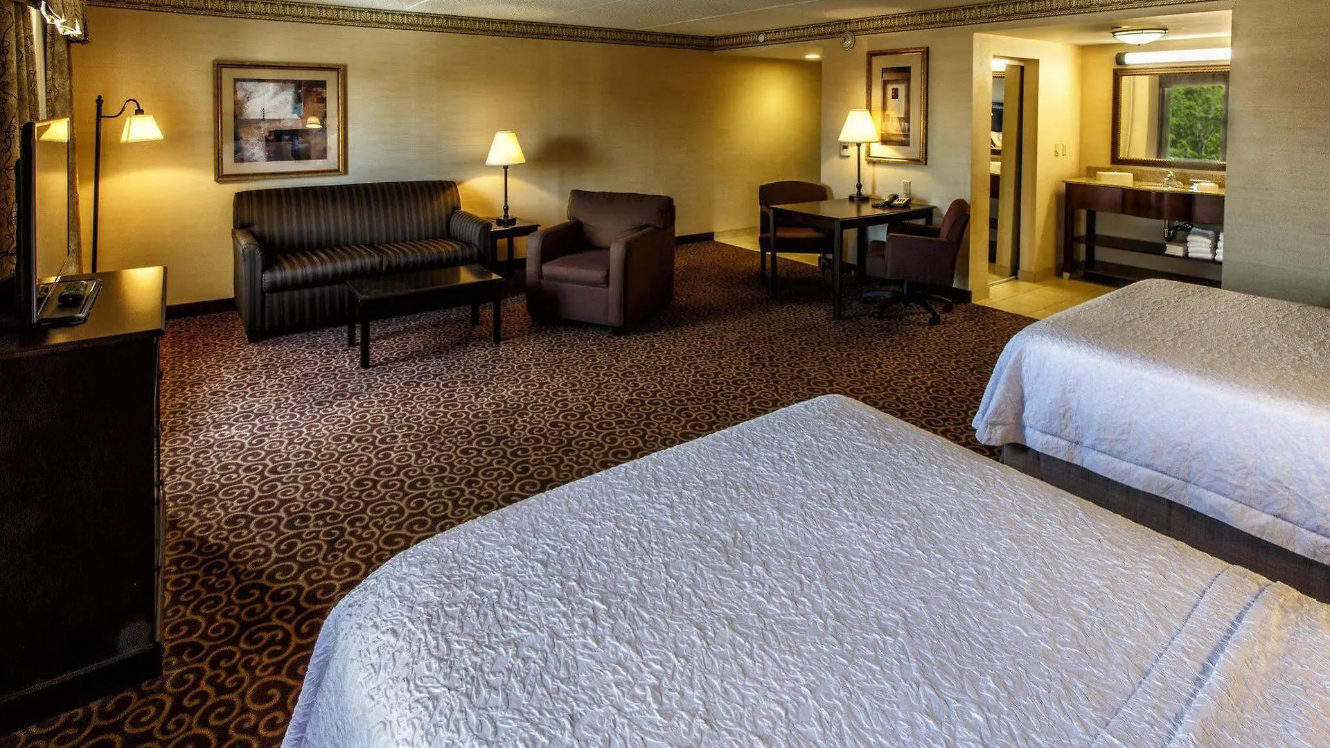 Hampton Inn & Suites Staten Island New York Hotel